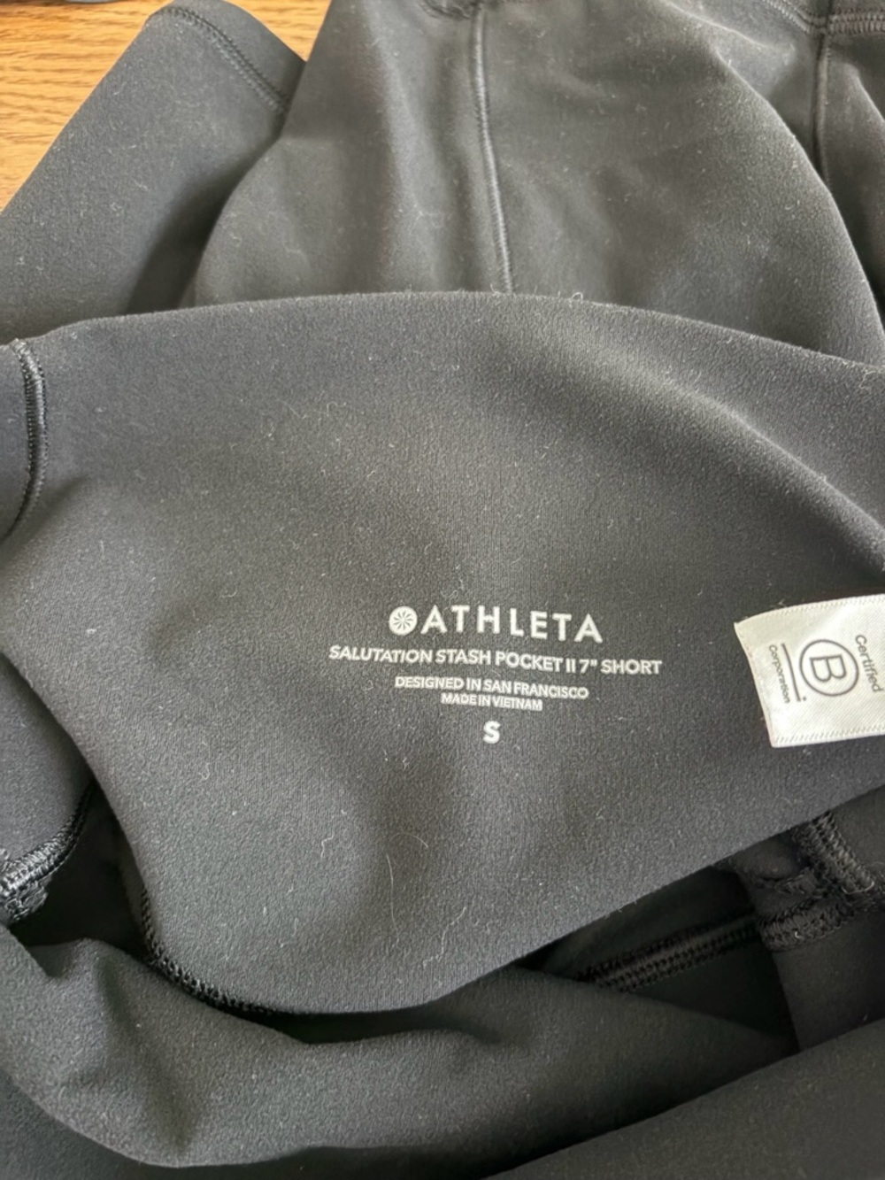 Athleta Black High-Rise 7” Athletic Bike Shorts with Side Pockets size S - Picture 3 of 3